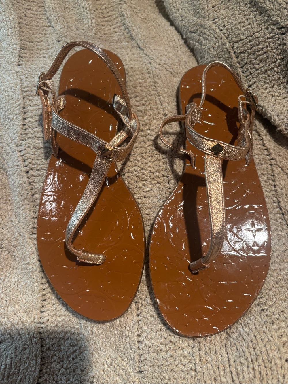 Kate Spade New York Rose Metallic Rose Gold Thong Sandals Size 6.5M